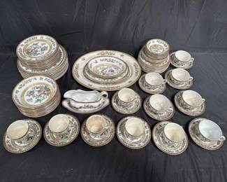 Lot # : 428 - Group of "Indian Tree" Solian Ware Simpsons
