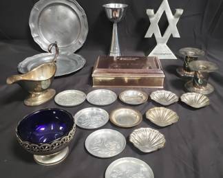 Lot # : 403 - Group of miscellaneous plates, jewelry box,
