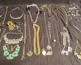 Lot # : 78 - Group of costume jewelry
