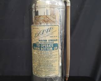 Lot # : 132 - Vintage water stream fire extinguisher

