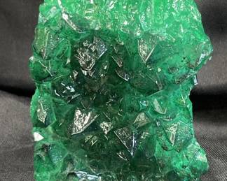 Lot # : 110 - Green quartz geode
