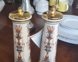 Cool Never Used 1970's Lenox Salt & Pepper Grinder Set - tag still attached!
