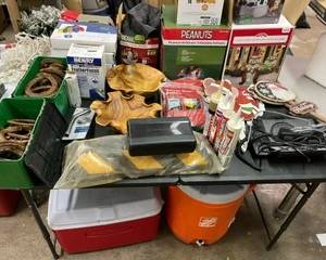 Coolers, Horse Shoes, Peanuts Holiday