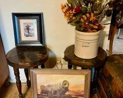 Resin Western Round Tables, Crock, Art