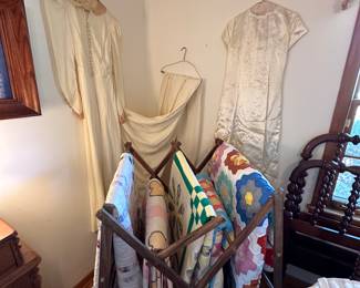 antiQueen quilts and throws