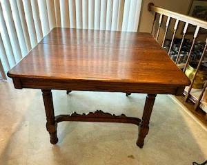 19th table with extra leaf