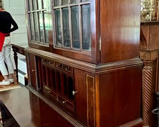 34. Vintage Hepplewhite 2pc Secretary (36" x 19" x 71")