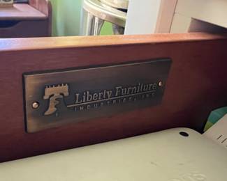 108. Liberty Furniture White Desk (44" x 22" x 54")