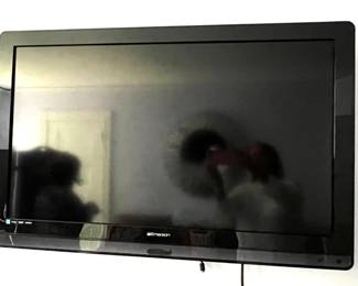 121. Emerson TV (40")