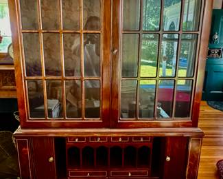 34. Vintage Hepplewhite 2pc Secretary (36" x 19" x 71")