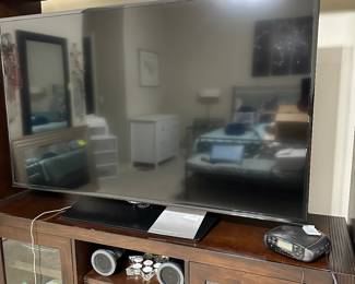 #24 - $280.00 - 3 piece entertainment center, 71H x 98W x 18D