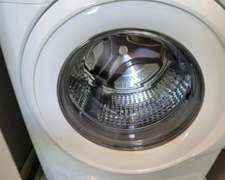 STACKABLE SAMSUNG WASHER AND DRYER VERY CLEAN $300 BOTH OR $150 EACH