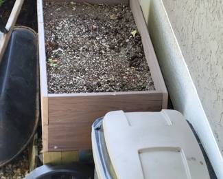 RAISED FLOWER BED
