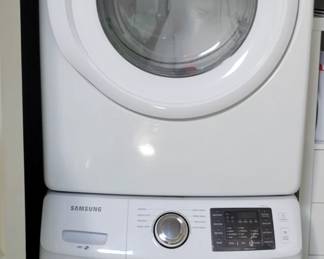 STACKABLE SAMSUNG WASHER AND DRYER VERY CLEAN $300 BOTH OR $150 EACH