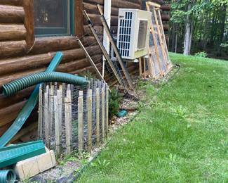 Chicken wire fencing