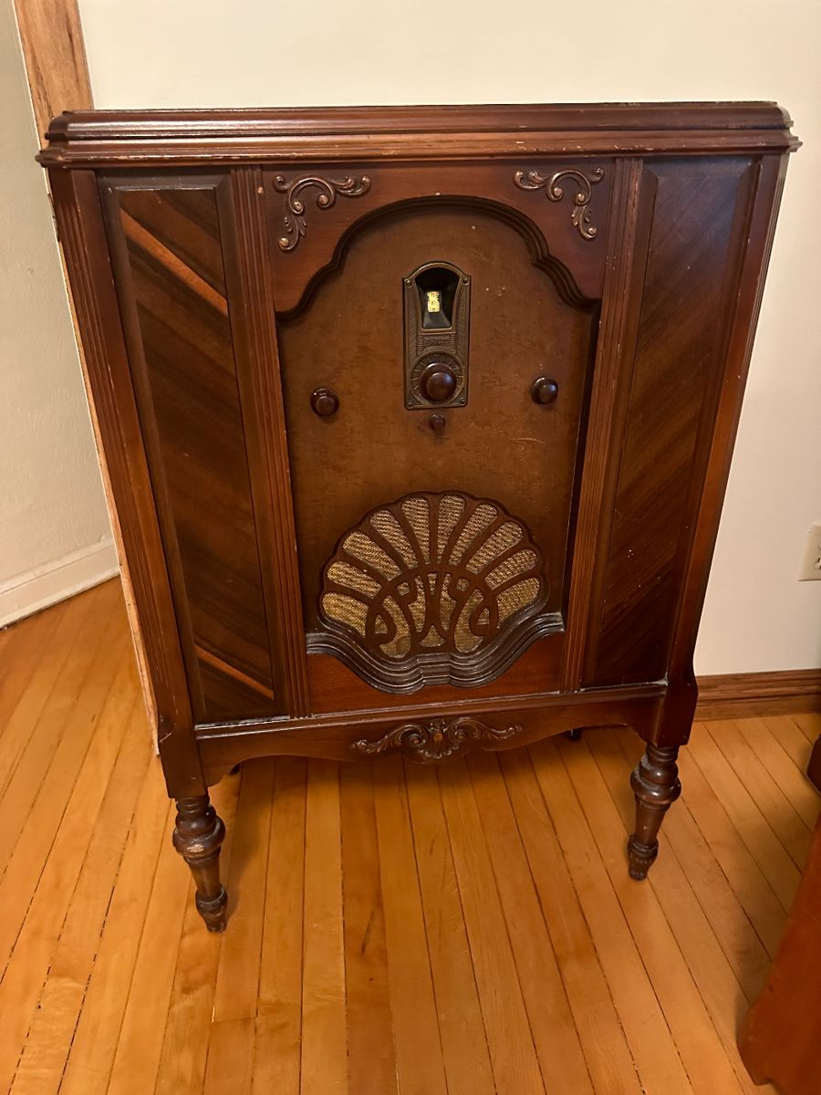 Philco radio Model 76