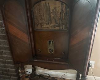 Vintage radio with tapestry front