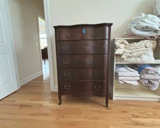 Curved dresser