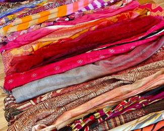 Lot 044-MBC: Scarves #2 – Purples, Reds & Pinks

Features: Another trove of colorful assorted style scarves, including winter scarves and shawl and wrap-sized scarves.

Dimensions: Various


Condition: Good pre-owned
