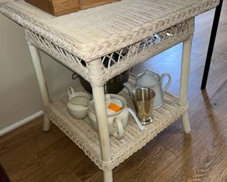 wicker end table 