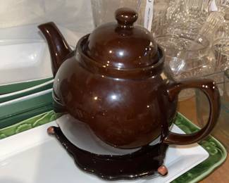 Brown Glazed Teapot 