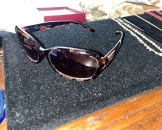 Oscar de la Renta sunglasses 