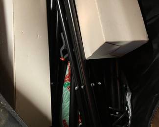 GREEN SCREEN with Tripods