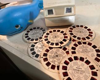 Vintage View Master with 38 Reels. Whale not included