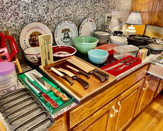 Vintage bowls/knives