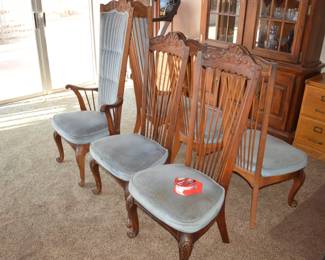 6 nice dining chairs, no table