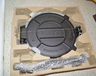 IMUSA USA VICTORIA-85008 Cast Iron Tortilla Press 8-Inch, Black - Still in the box