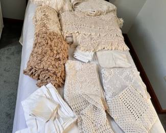 Lot Of Linens
Bedskirts, Blankets, Table Clothes, and more. Various designs, and styles. 
