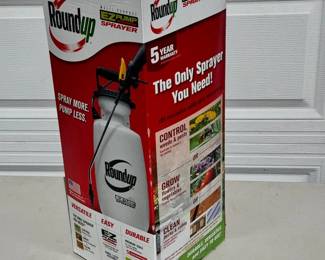 Round Up EZ Pump Sprayer **New In Box
