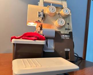 Juki Overlock Seeing Machine MO-134 **TESTED
