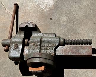 Merrill Bros 22” Vice

