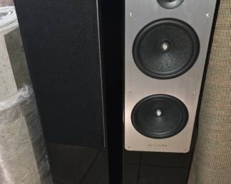 Vintage Episode high stereo speakers 