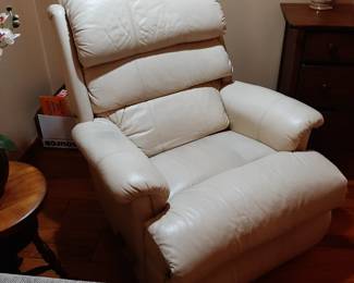 La-Z-Boy Leather Swivel, Rocker, Recliner