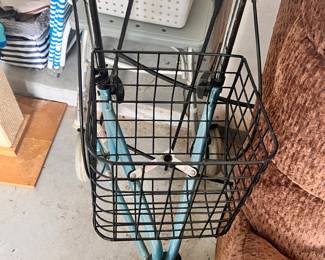 walker , fold up, medical with basket, fold up walker 3 wheeler very nice