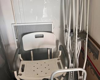 crutches, shower seat, shower bench, medical supplies great condition