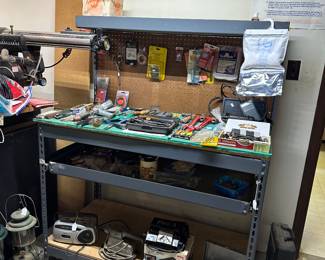 Nice work bench will break down to make easy to carry