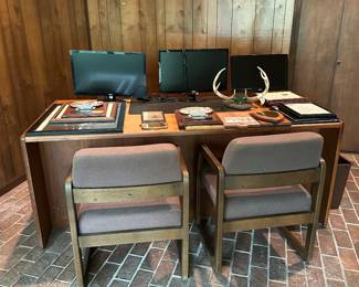 Perfect office desk for the work at home office