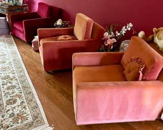 Interesting chairs, there are 4