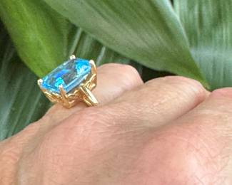 #56J - $280 14kt gold ring, blue topaz. 5.2 gr. Size 6 3/4