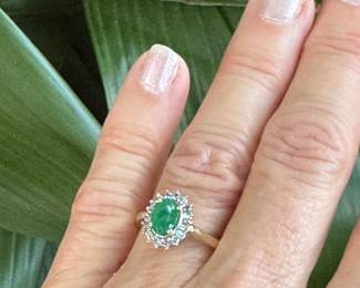 #62J - $380 Emerald & diam ring 10kt gold. 3.1gr. Sz6 