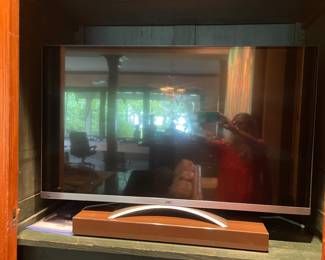 #35 -$100 JVC 43" 
