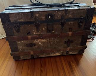 #125 -	$140 Trunk no handles 36wx21dx25h
