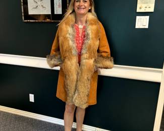 #156 - $60 - Vintage Dan di Modes swede coat with fox fur Sm-M -(small loses in the lining)