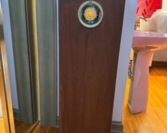 #117 -	$180 Metal pedestal 15Wx 12Dx44H
