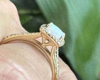 #63J -$275  -  Opal & diamonds ring 10kt gold - 2.09gr, Sz 6 3/4