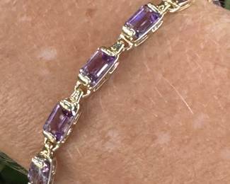 60J - $350 - 14kt yellow gold Amethyst bracelet, 8.3 gr, size 7"